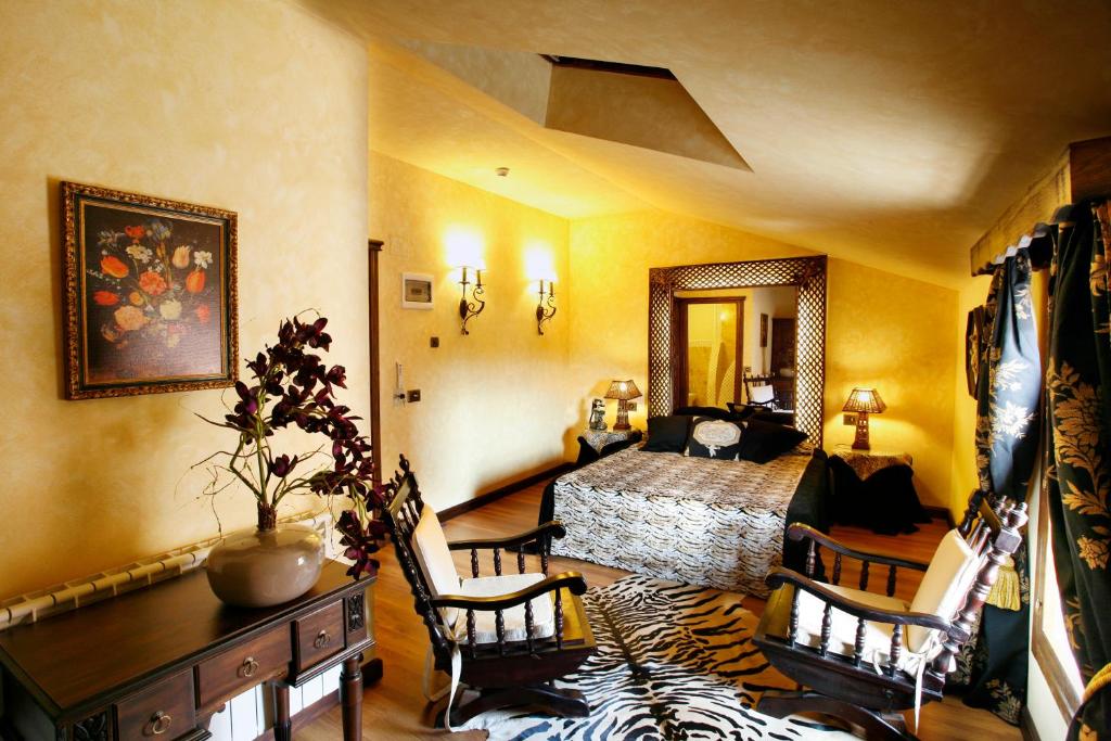 Posedenie v ubytovaní Hotel Boutique Real Casona De Las Amas