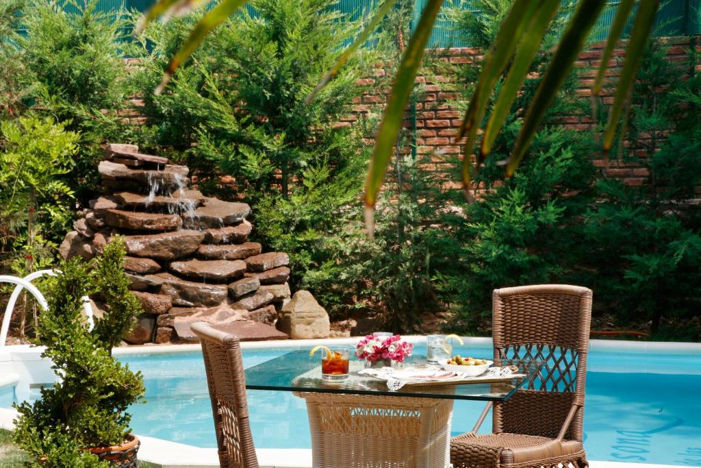 Bazén v ubytovaní Hotel Boutique Real Casona De Las Amas alebo v jeho blízkosti