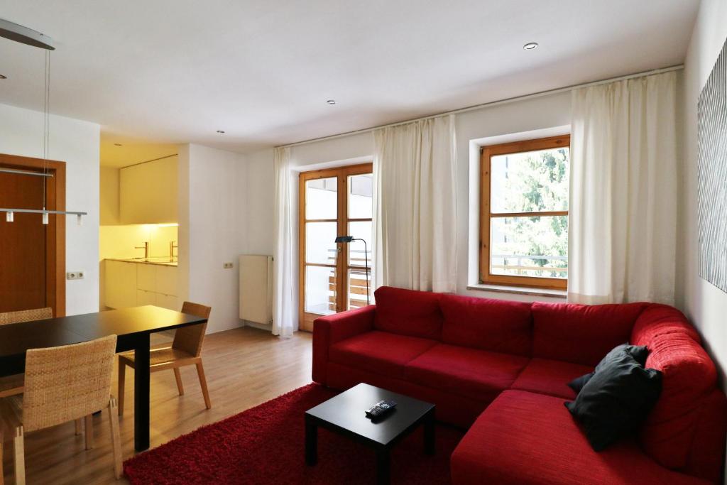 A seating area at Appartements Christophorus