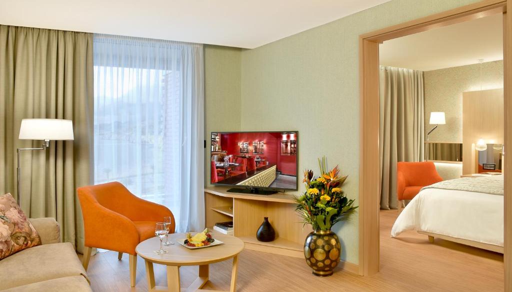 TV a/nebo společenská místnost v ubytování Maestral Resort & Casino