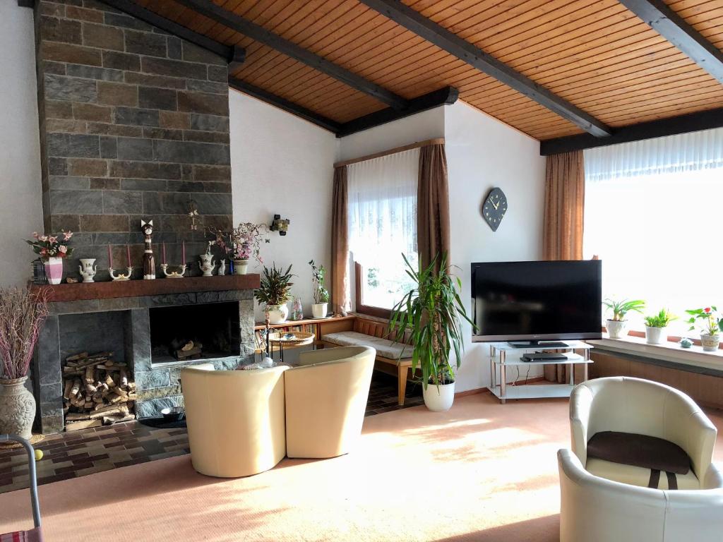 TV a/nebo společenská místnost v ubytování Hotel Del Sol