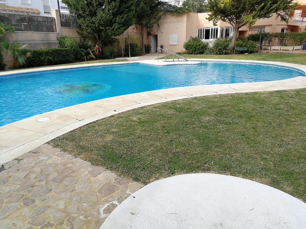 Bazén v ubytování Apartamento en Fuengirola nebo v jeho okolí