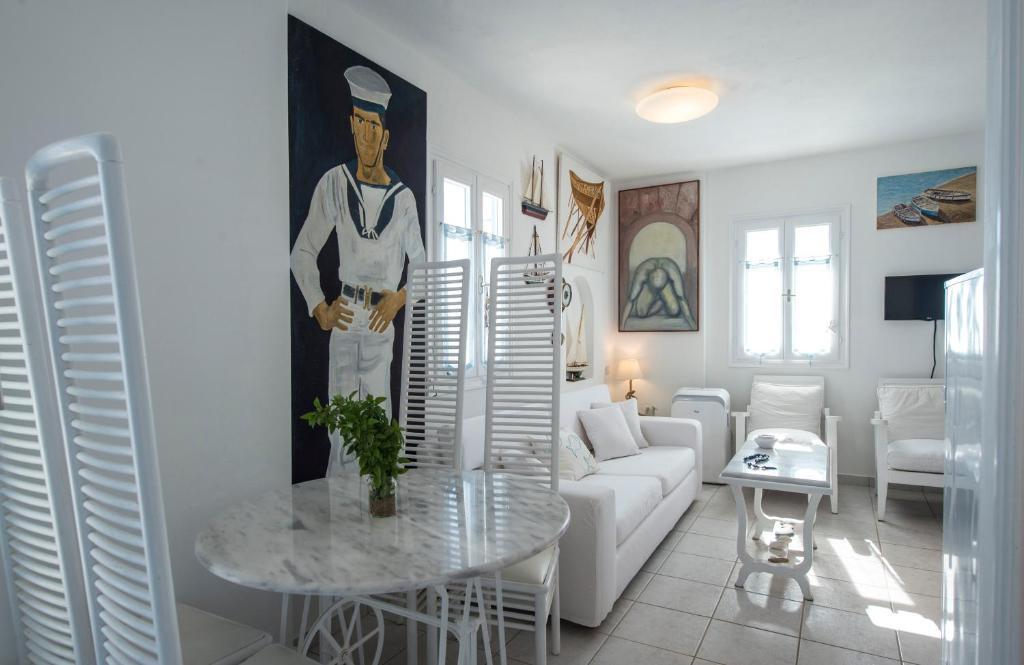 Posedenie v ubytovaní Aiolos Home with private veranda and amazing sea views, Paros