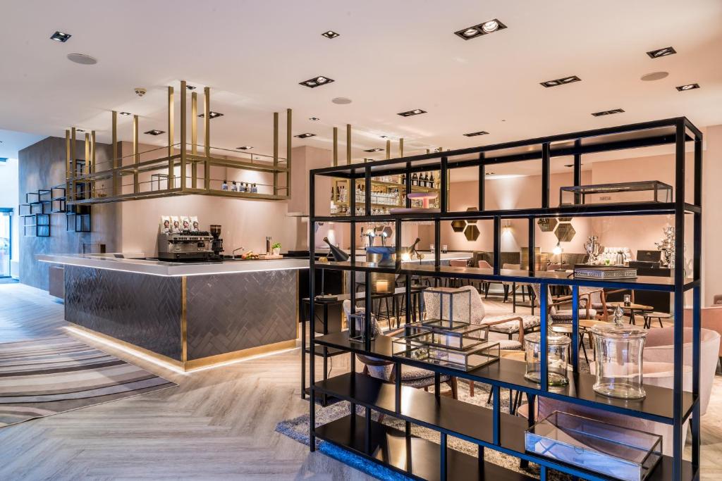 Kuchyň nebo kuchyňský kout v ubytování Sandton Eindhoven Centre