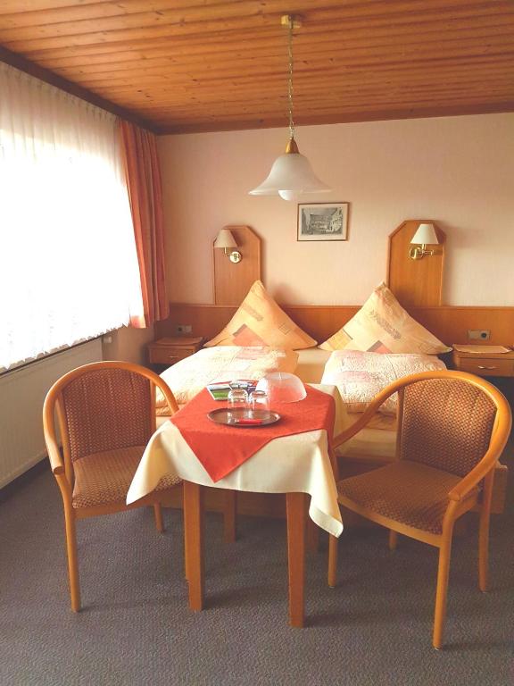 Postel nebo postele na pokoji v ubytování Gästehaus Steininger