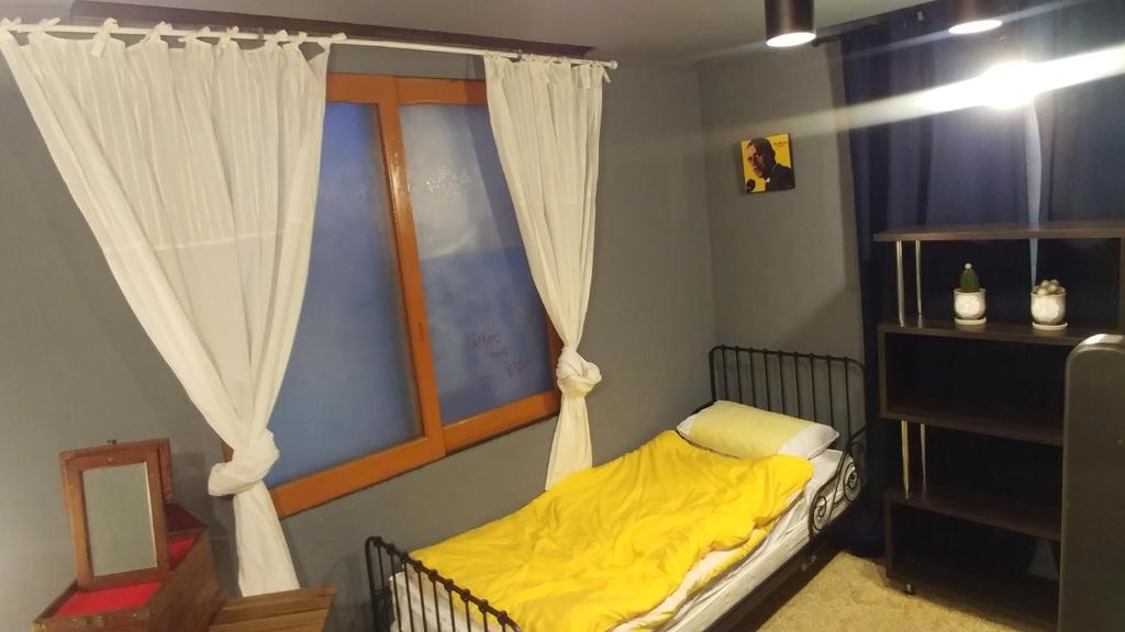 Postel nebo postele na pokoji v ubytování Dalbit stay Seodaejeon