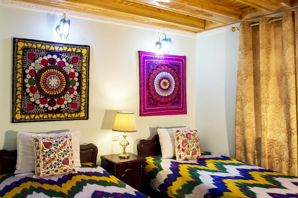 Jahongir - Dwin Room