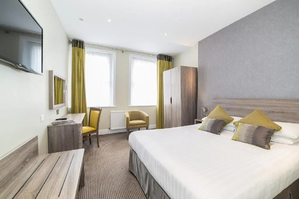 Phoenix Hotel, Londra, Marea Britanie