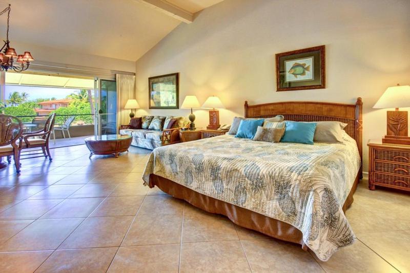 Кровать или кровати в номере Maui Kaanapali Villas #C255