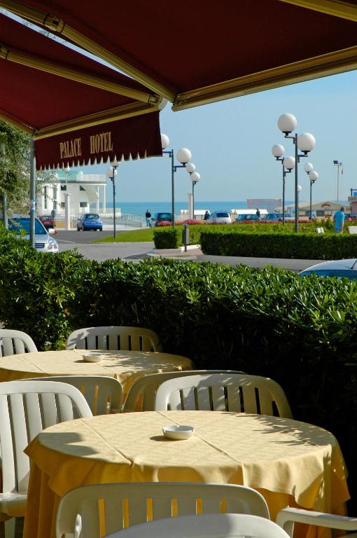 Гостиная зона в Hotel Palace
