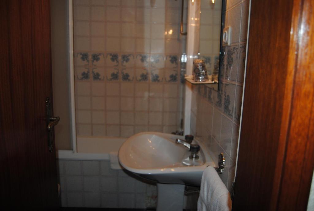 Hotel Peninsular- Porto - Resim 23