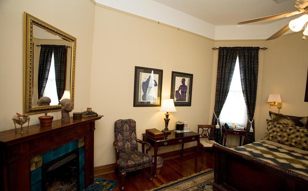 1896 O'Malley House - Deluxe Double Room With Extra Bed