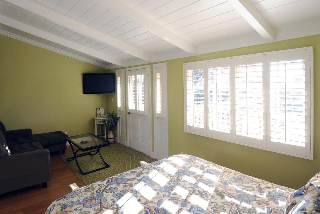 Sunset Inn Pacific Grove photo
