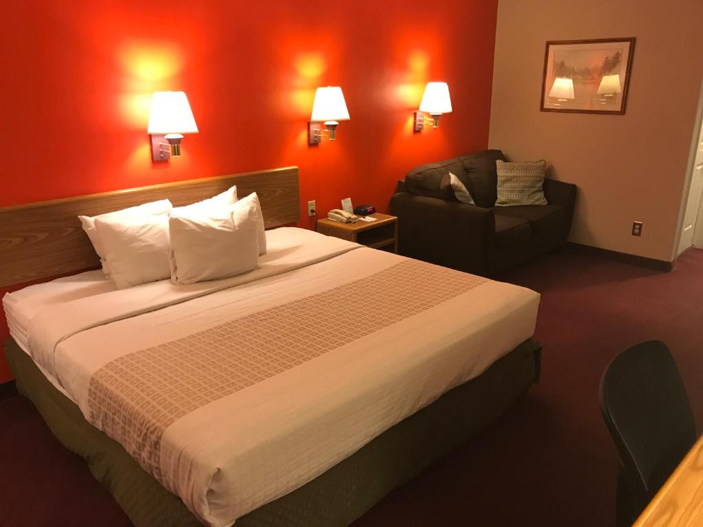 Postel nebo postele na pokoji v ubytování Americas Best Value Inn Cedar City
