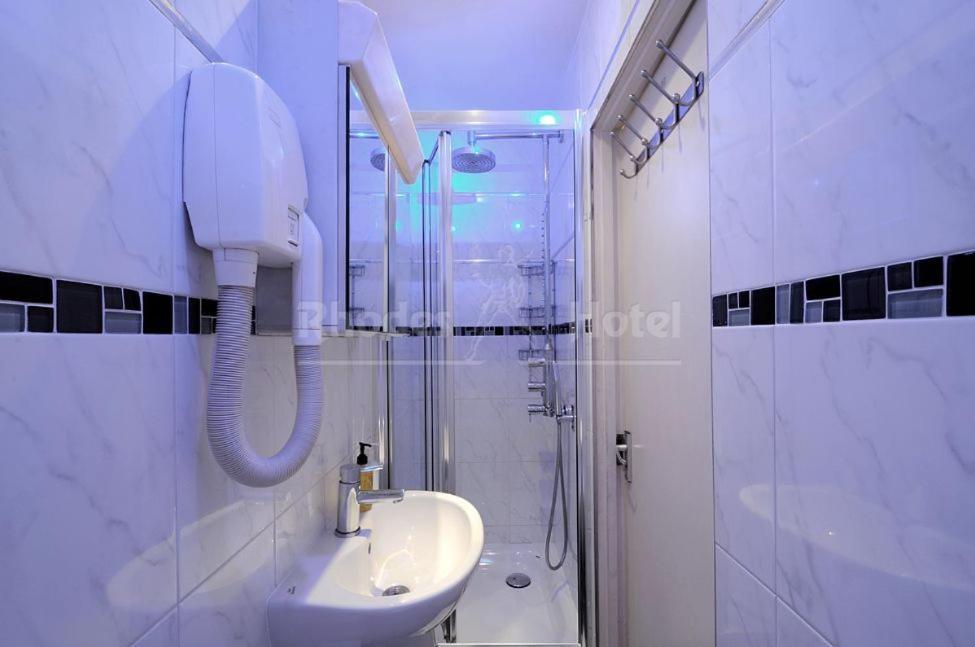 Rhodes Hotel - Resim 21