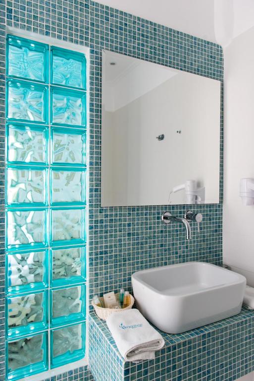 Poseidon Hotel Suites - 3