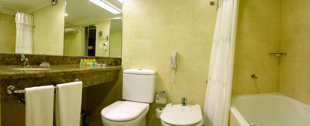 Un baño de Austral Plaza Hotel
