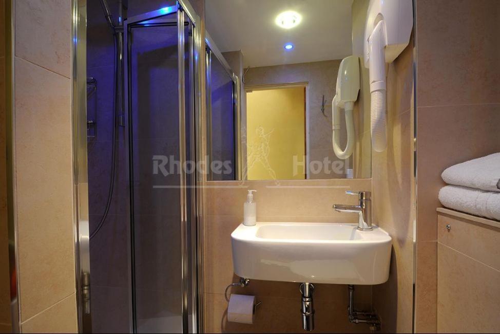 Rhodes Hotel - Resim 37