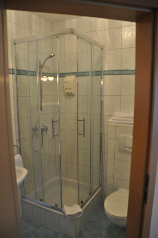 Koupelna v ubytování Hotel Neuzeit
