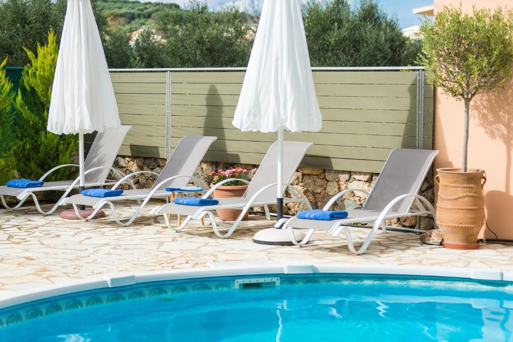 Bazén v ubytovaní Seaside Villa Konaki alebo v jeho blízkosti