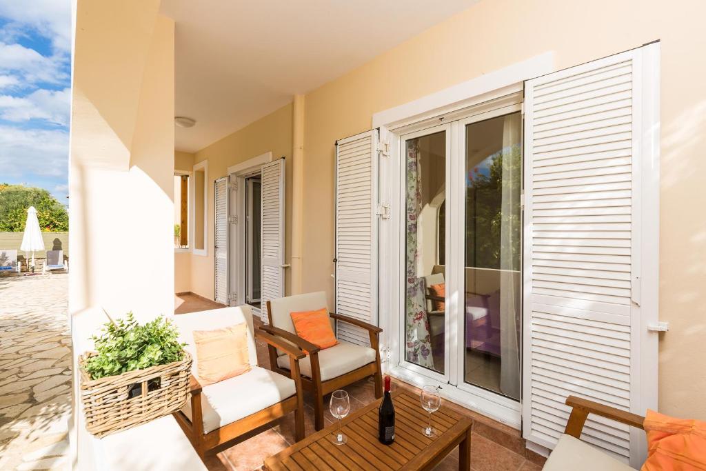 Balkón alebo terasa v ubytovaní Seaside Villa Konaki