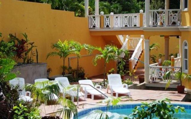 Bazén v ubytování Paradise Cove nebo v jeho okolí