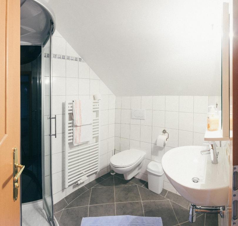 Koupelna v ubytování Gästezimmer Sengstschmid