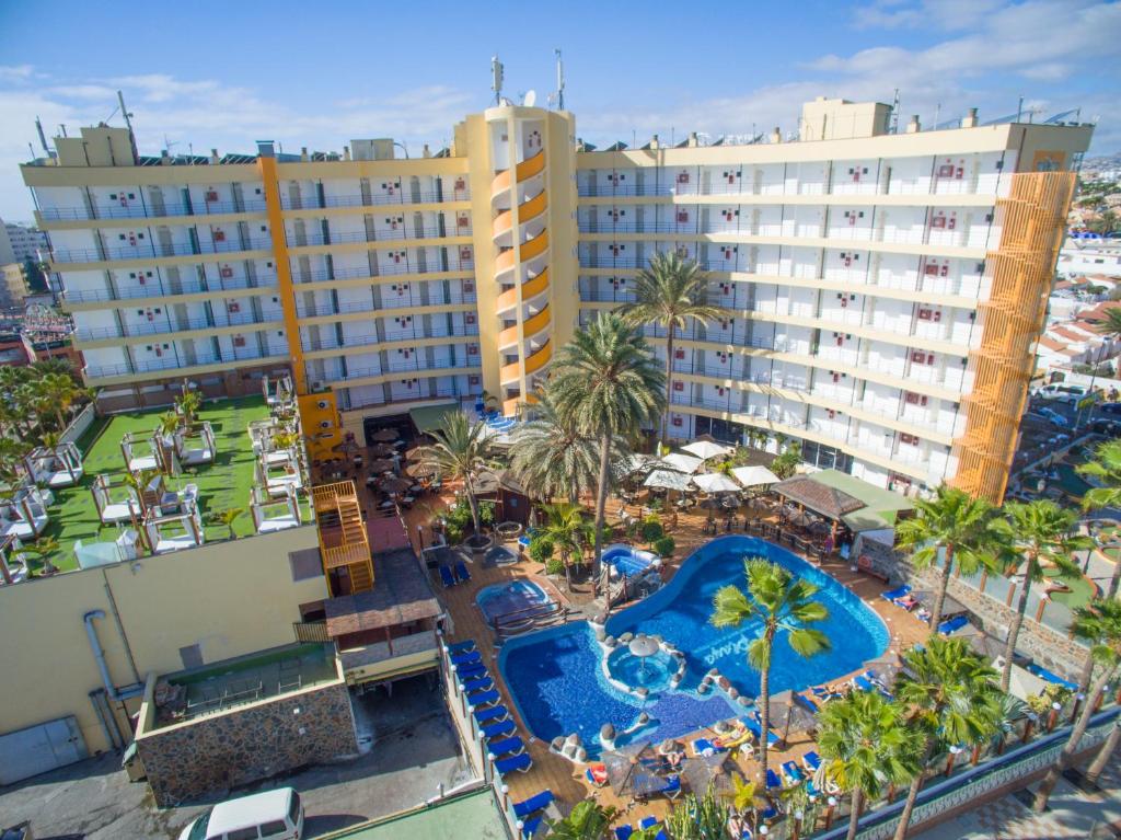 The swimming pool at or close to Maritim Playa