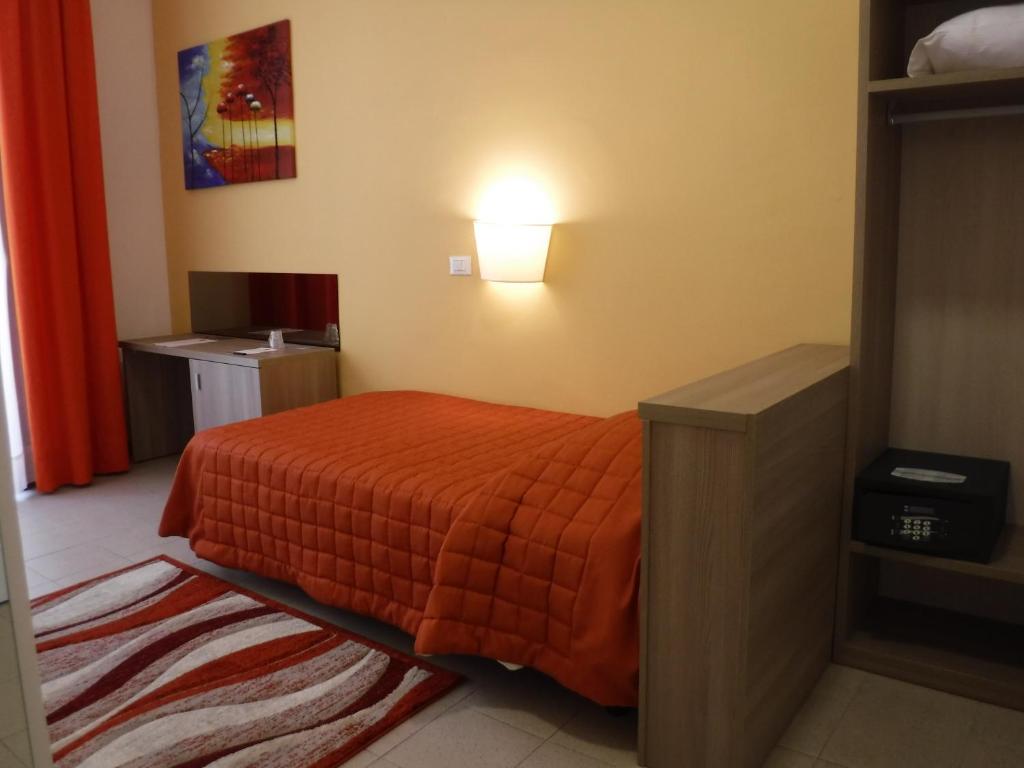 Hotel Etnea Royal Suites - Resim 37