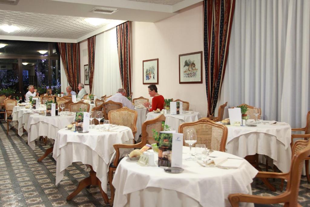Restaurace v ubytování Hotel Caravel