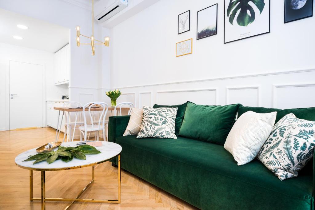 Posedenie v ubytovaní P&J Luxury Apartments