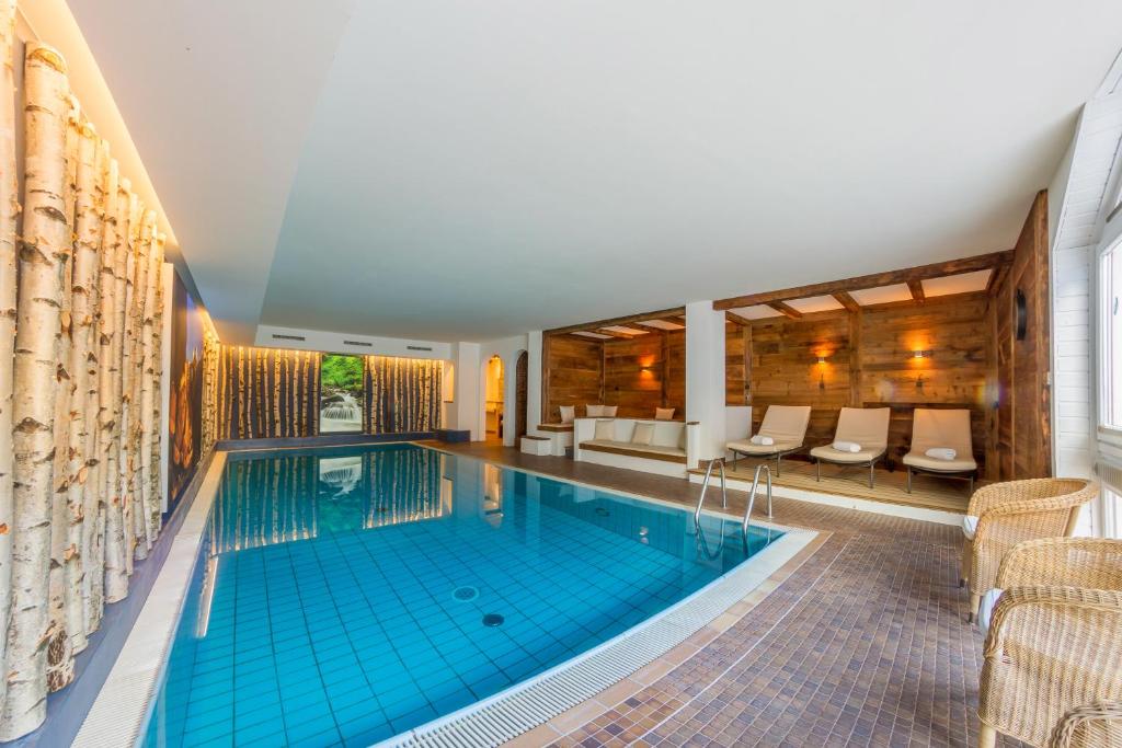 Bazén v ubytování Hotel Berger Superior nebo v jeho okolí
