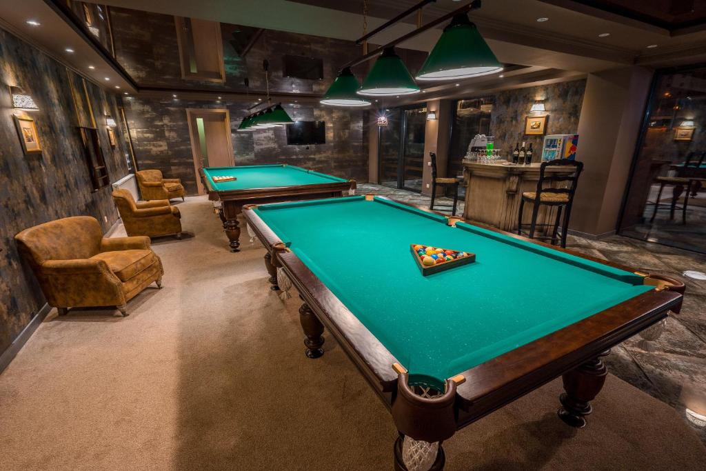 Biliár nebo kulečník v ubytování Hotel GoodAura