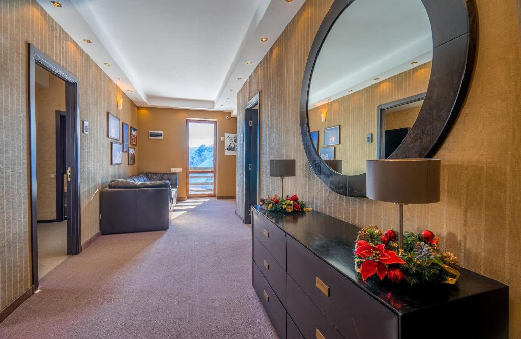 TV a/nebo společenská místnost v ubytování Hotel GoodAura