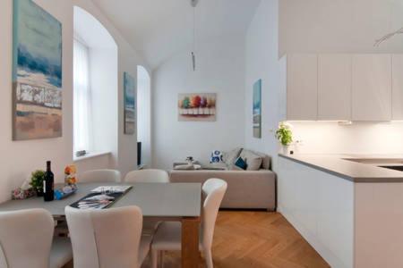 Una cocina o cocineta en Homestay Sisi