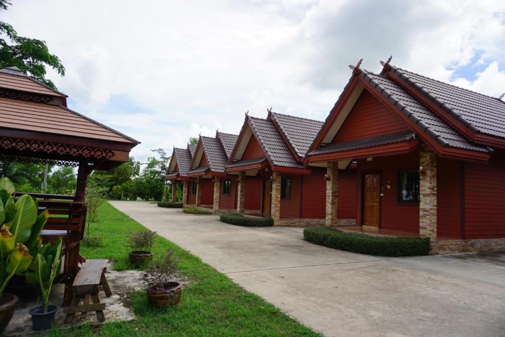 Photo de la galerie de l'établissement Ruean Phet Sawoei Resort, à Phutthaisong