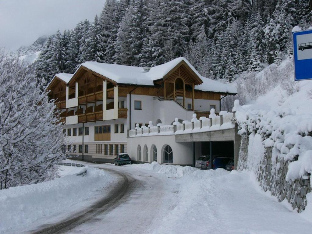 Hotel Kranebitt v zimě