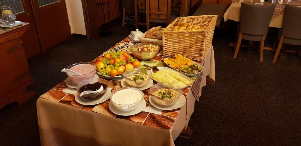 Jídlo v hotelu nebo okolí