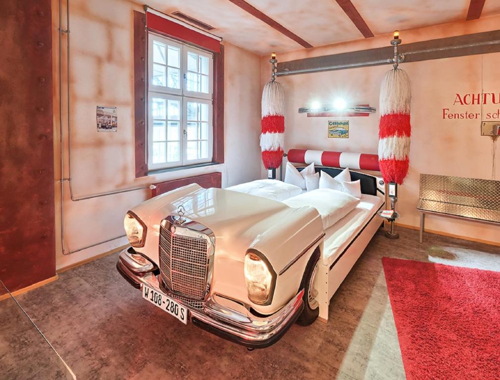 Фото V8 HOTEL Classic Motorworld Region Stuttgart