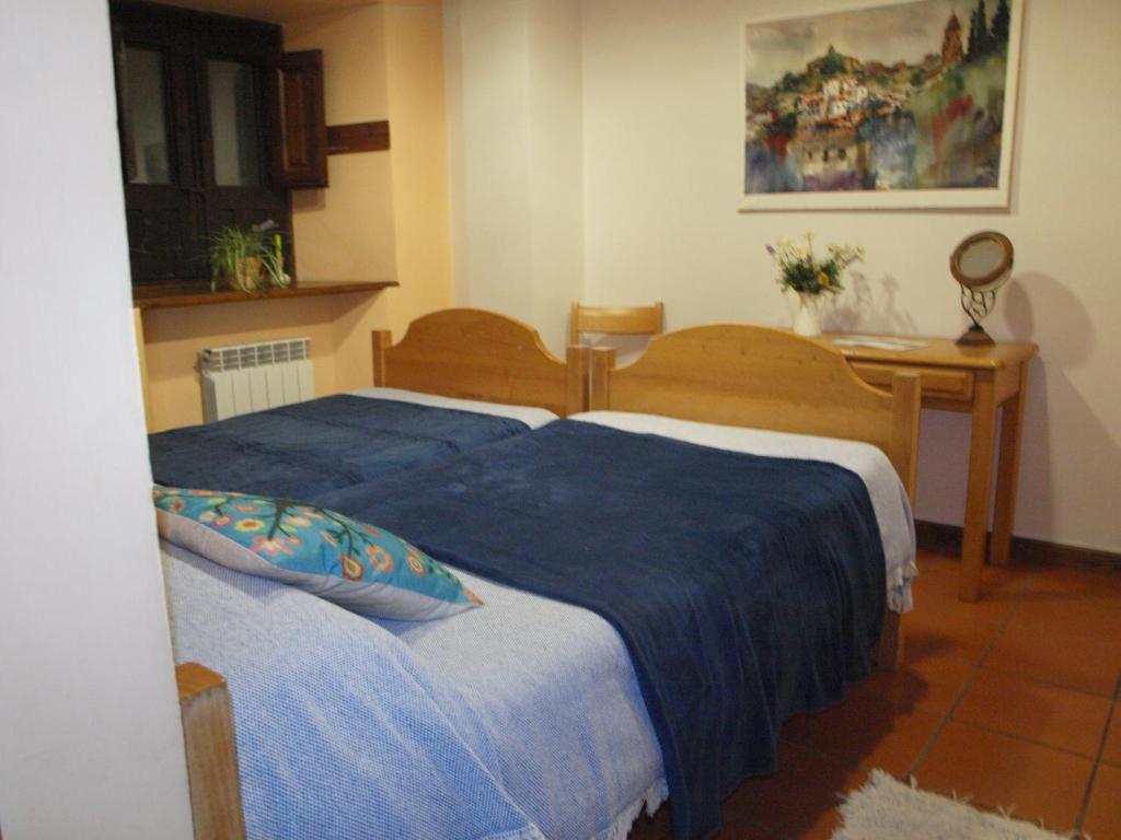 Las Huellas de Cameros - Twin Room With Private Bathroom