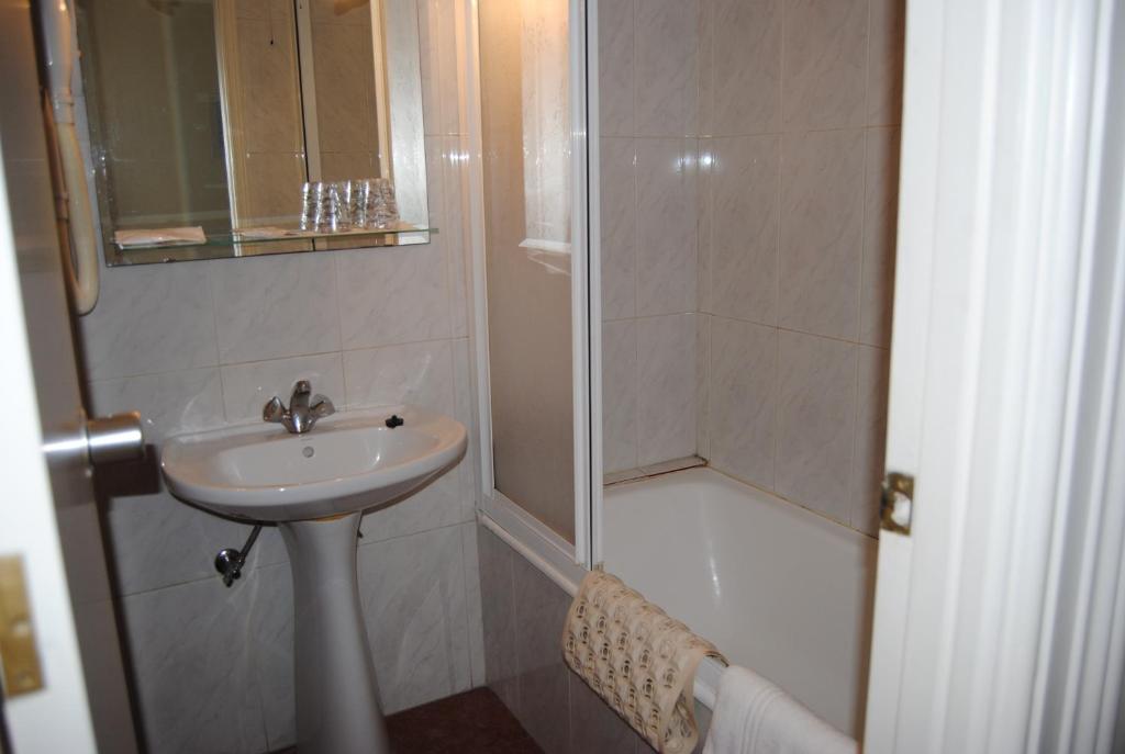 Hotel Peninsular- Porto - Resim 35