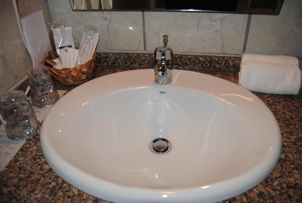 Hotel Peninsular- Porto - Resim 40