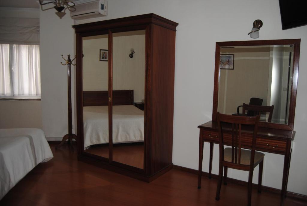 Hotel Peninsular- Porto - Resim 41