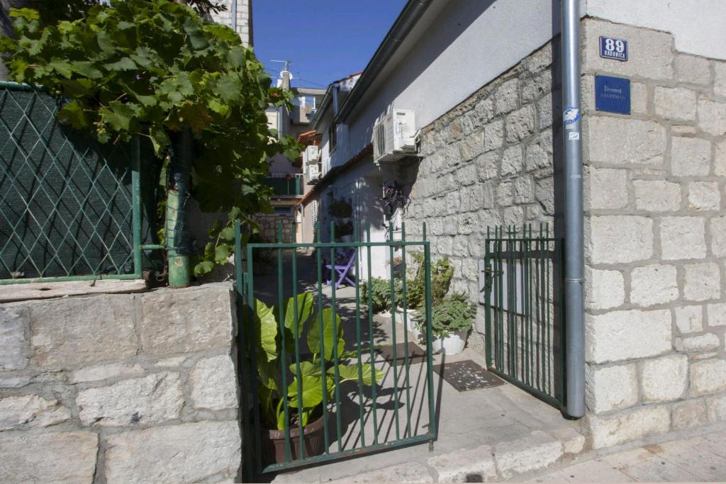 Budova, v ktorej sa apartmán nachádza
