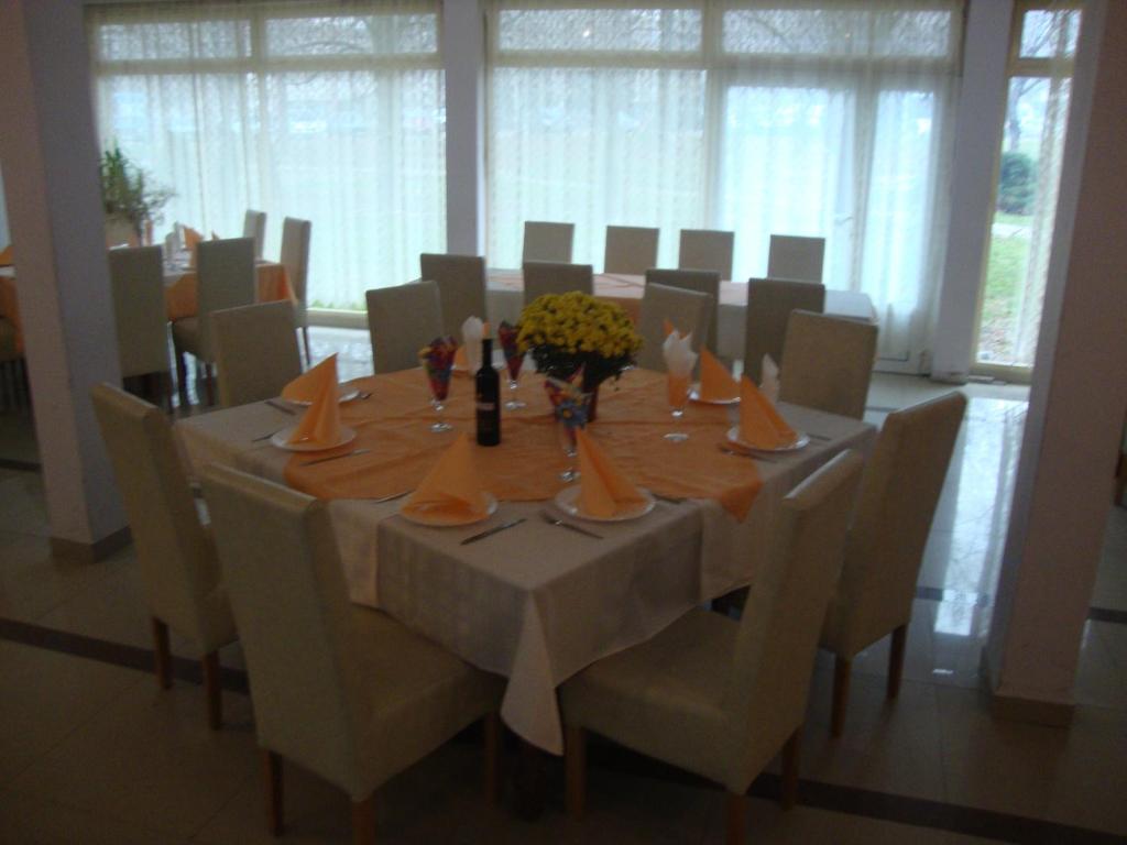 Restaurace v ubytování B&B Inex Negotin