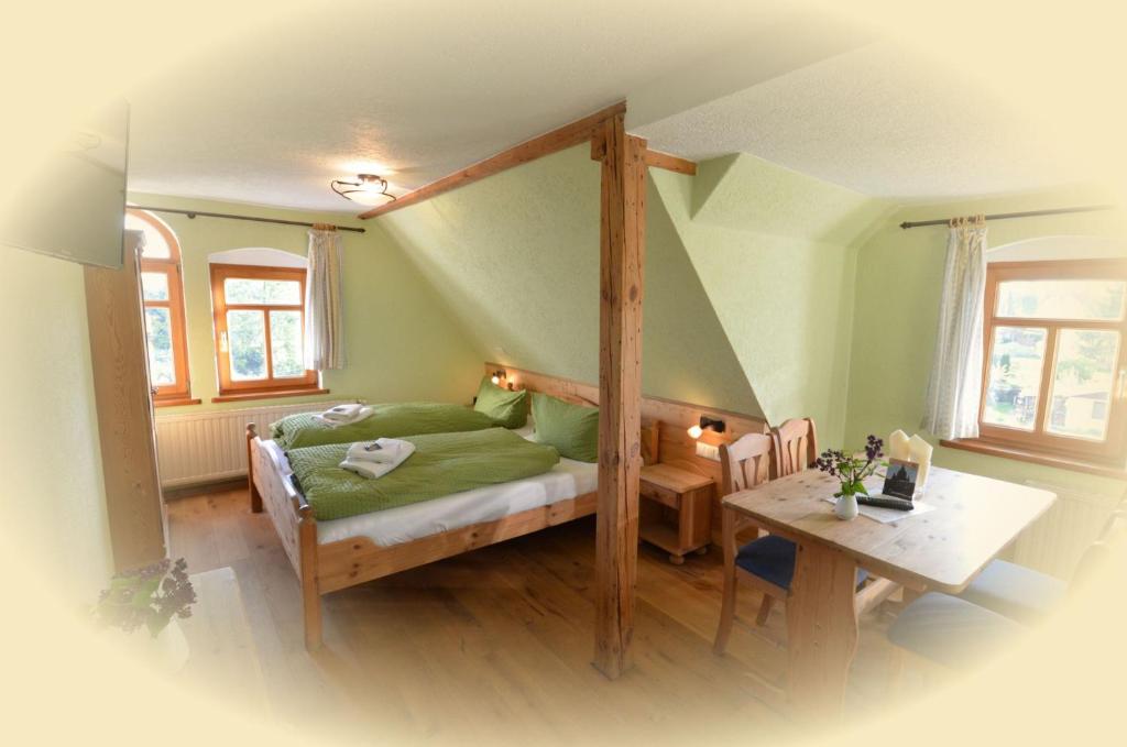 Postel nebo postele na pokoji v ubytování Hotel Köhlerhütte