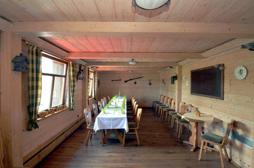 TV a/nebo společenská místnost v ubytování Hotel Köhlerhütte