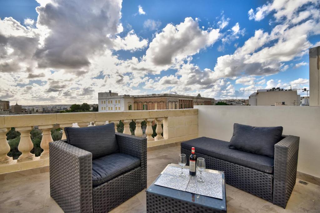 Balkón nebo terasa v ubytování Central Suites St. Julian's