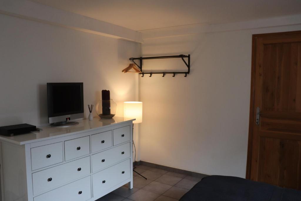 TV a/nebo společenská místnost v ubytování Skylark Bed & Breakfast
