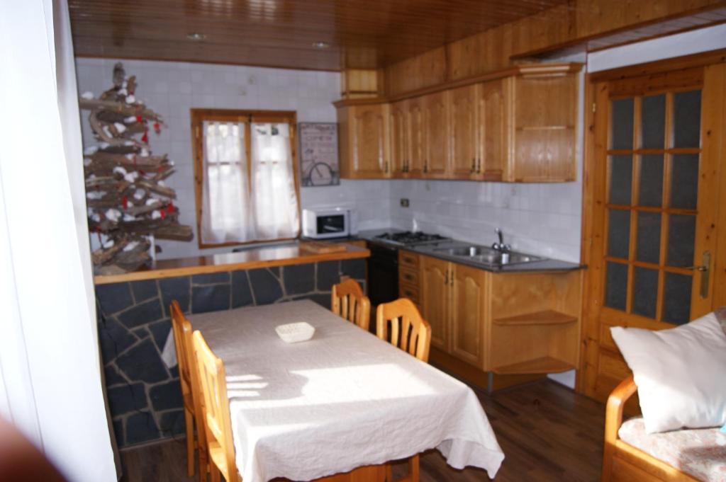 Kuchyňa alebo kuchynka v ubytovaní Apartaments Pont Romànic